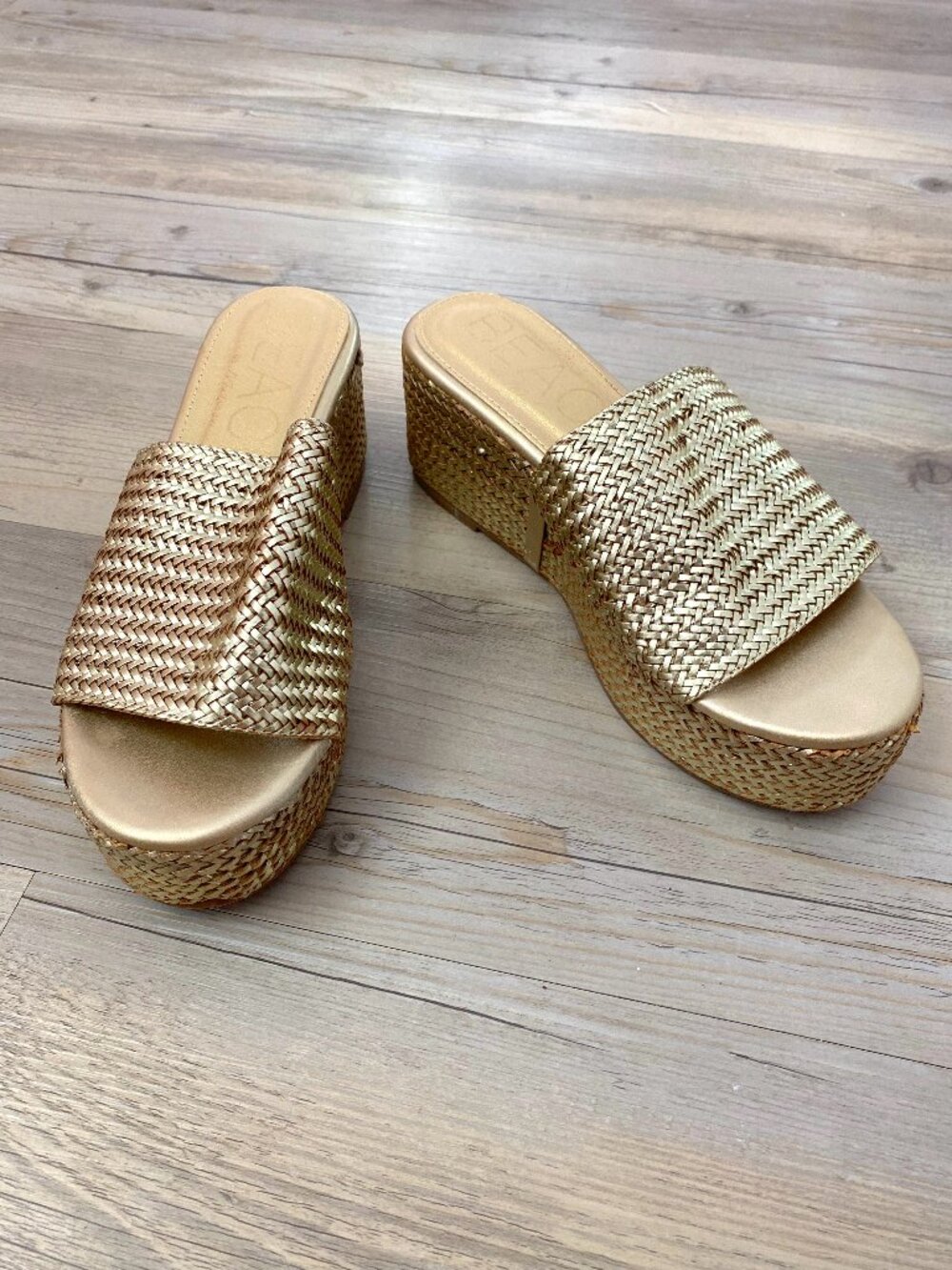 Beach by Matisse Metallic Gold Woven Platform Slide Sandals - Size 9